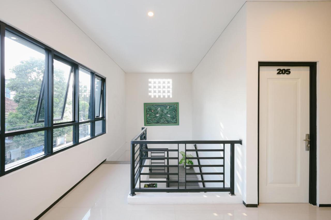 Urbanview B Syariah Lumajang By Reddoorz Hotel Bagian luar foto
