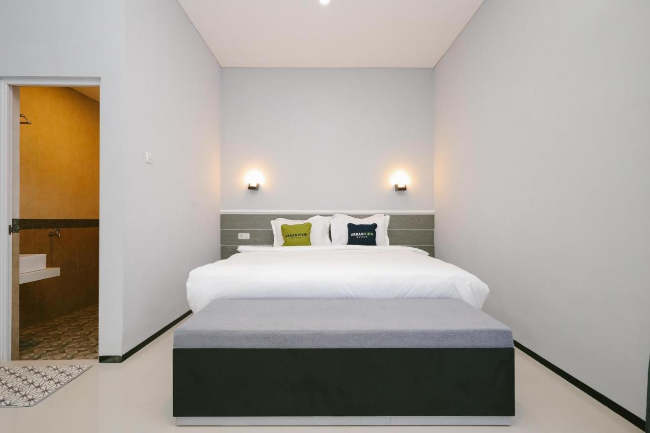 Urbanview B Syariah Lumajang By Reddoorz Hotel Bagian luar foto