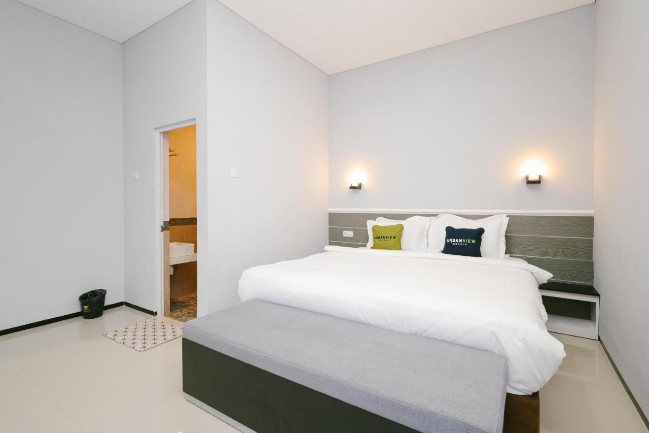 Urbanview B Syariah Lumajang By Reddoorz Hotel Bagian luar foto