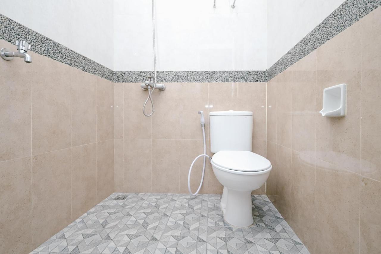 Urbanview B Syariah Lumajang By Reddoorz Hotel Bagian luar foto